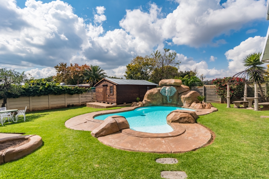 3 Bedroom Property for Sale in Breaunanda Gauteng