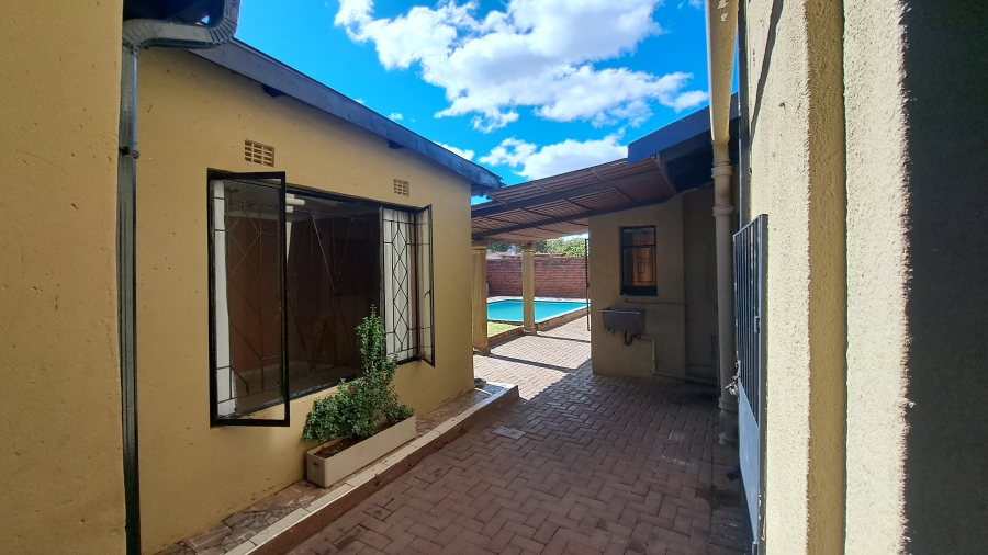 4 Bedroom Property for Sale in Eldorado Park Gauteng