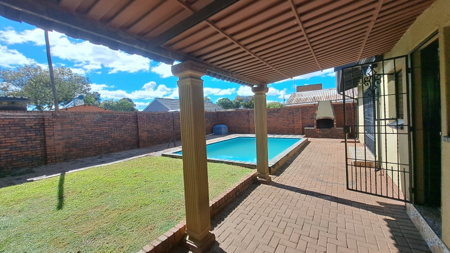 4 Bedroom Property for Sale in Eldorado Park Gauteng
