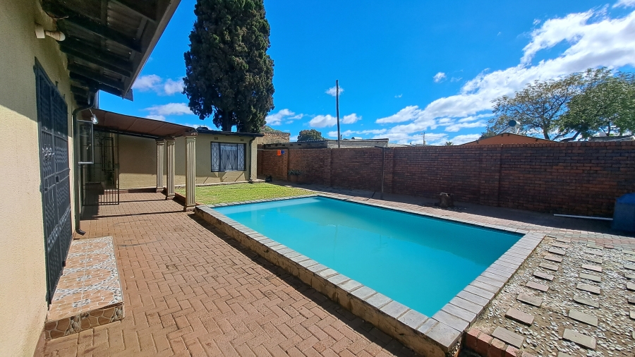 4 Bedroom Property for Sale in Eldorado Park Gauteng