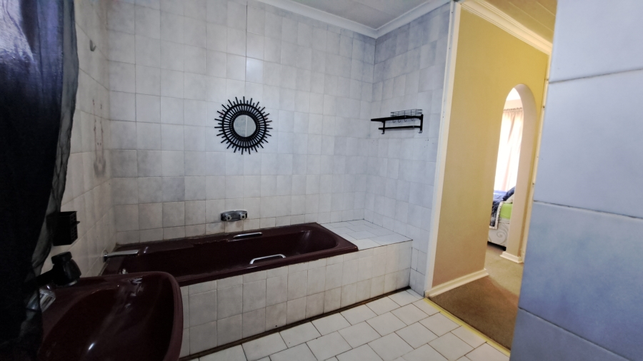 4 Bedroom Property for Sale in Eldorado Park Gauteng