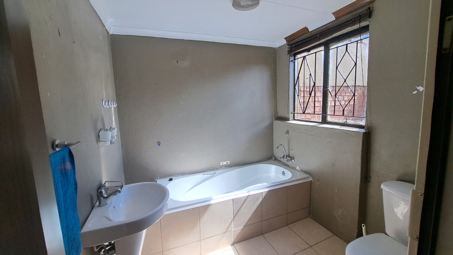 4 Bedroom Property for Sale in Eldorado Park Gauteng