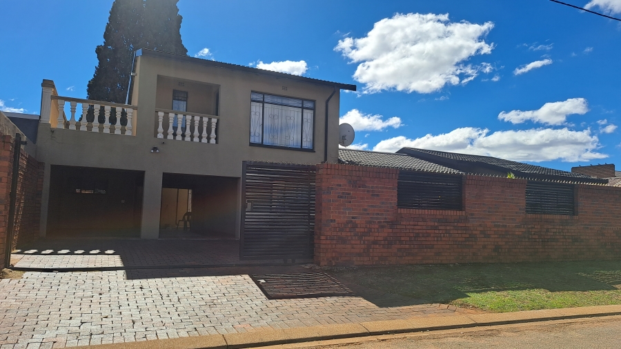 4 Bedroom Property for Sale in Eldorado Park Gauteng