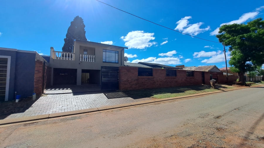 4 Bedroom Property for Sale in Eldorado Park Gauteng