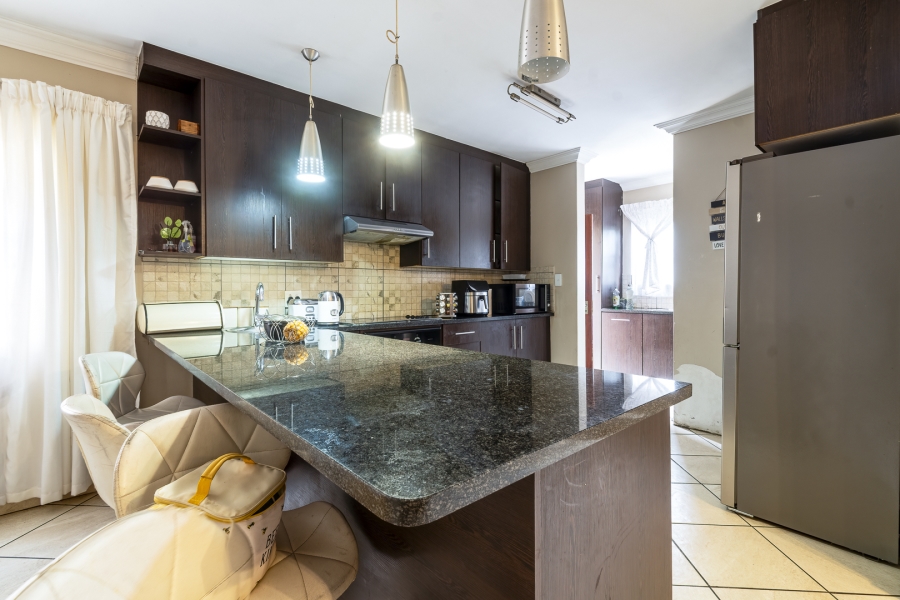 4 Bedroom Property for Sale in Val de Grace Gauteng