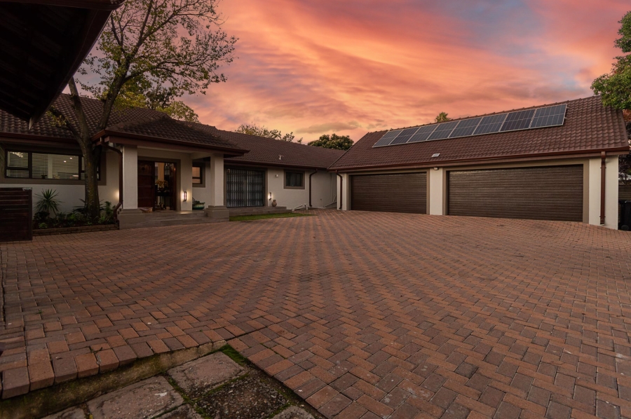 7 Bedroom Property for Sale in Brackenhurst Gauteng