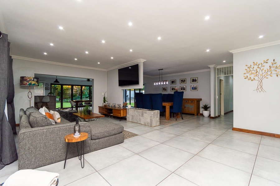 7 Bedroom Property for Sale in Brackenhurst Gauteng
