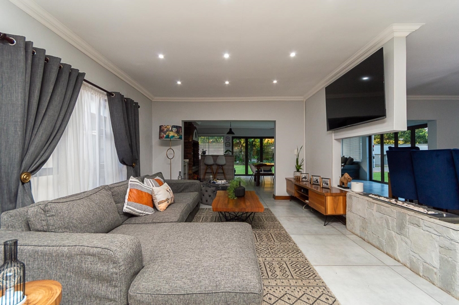 7 Bedroom Property for Sale in Brackenhurst Gauteng
