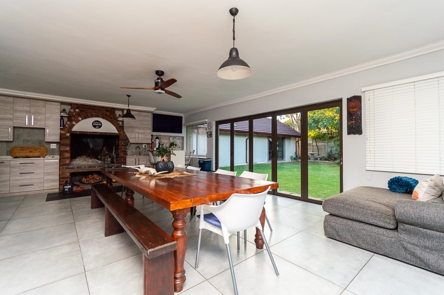 7 Bedroom Property for Sale in Brackenhurst Gauteng