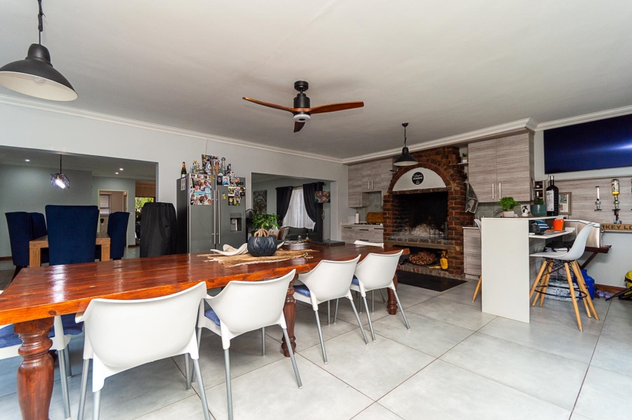 7 Bedroom Property for Sale in Brackenhurst Gauteng