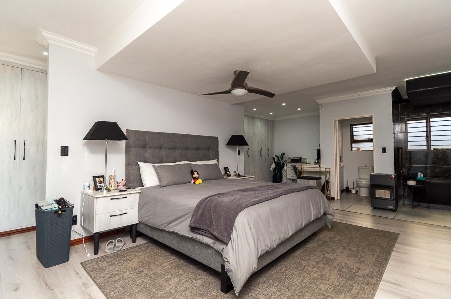 7 Bedroom Property for Sale in Brackenhurst Gauteng