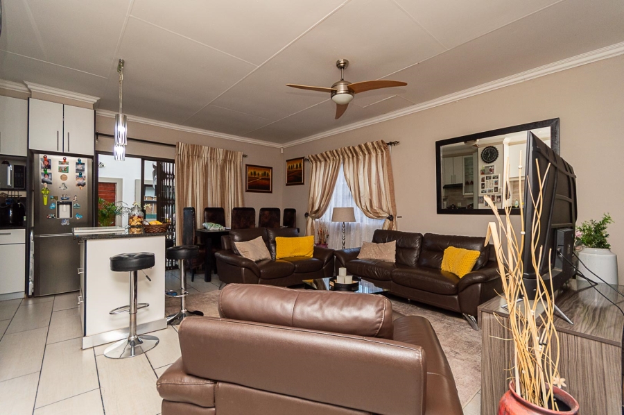 7 Bedroom Property for Sale in Brackenhurst Gauteng