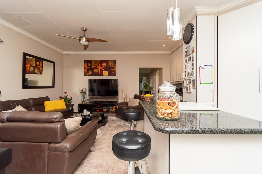 7 Bedroom Property for Sale in Brackenhurst Gauteng