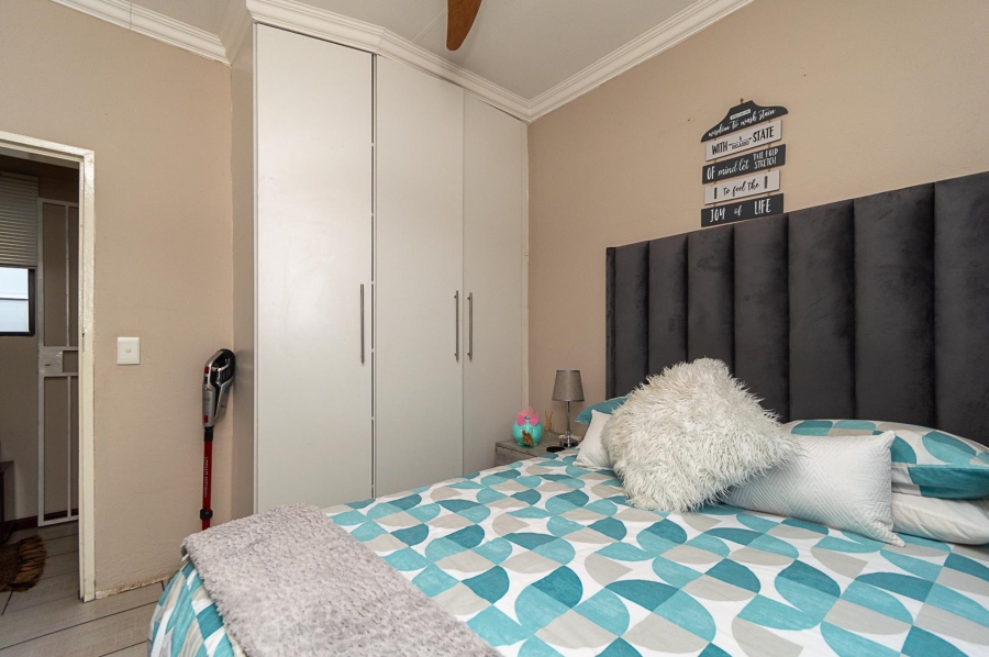 7 Bedroom Property for Sale in Brackenhurst Gauteng