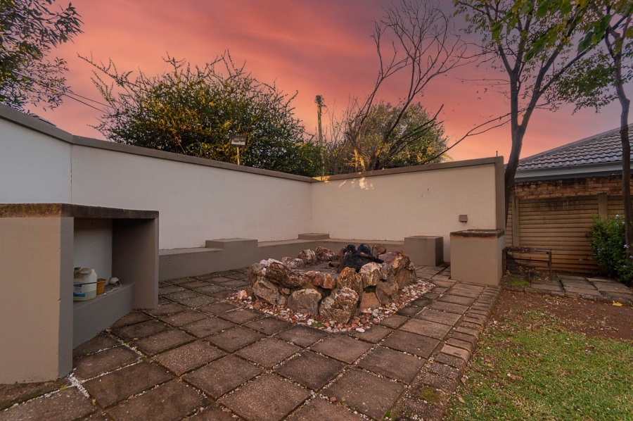 7 Bedroom Property for Sale in Brackenhurst Gauteng