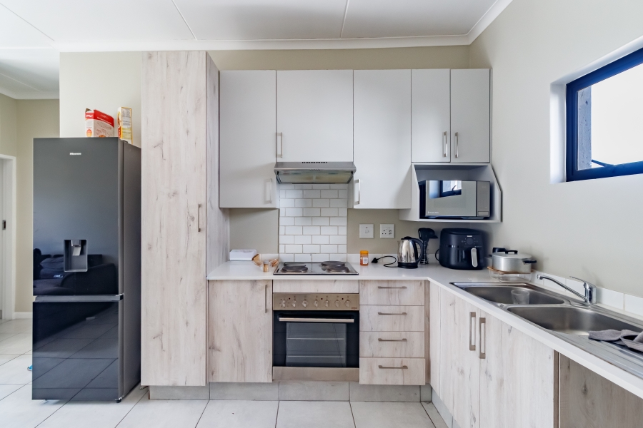 2 Bedroom Property for Sale in Grand Central Gauteng