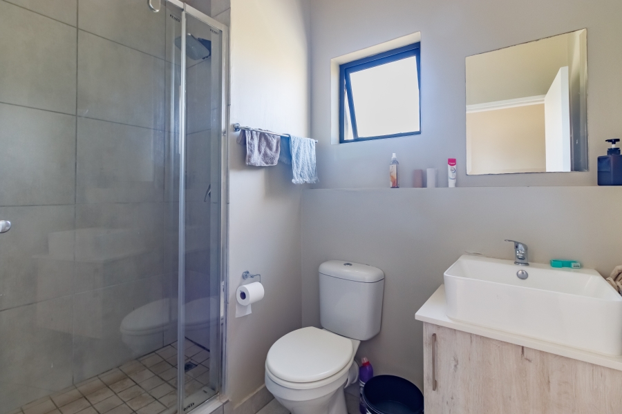 2 Bedroom Property for Sale in Grand Central Gauteng