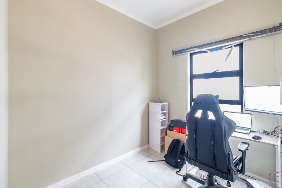 2 Bedroom Property for Sale in Grand Central Gauteng