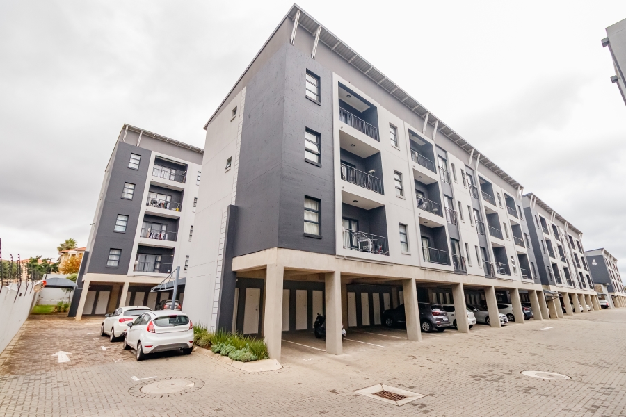 2 Bedroom Property for Sale in Grand Central Gauteng