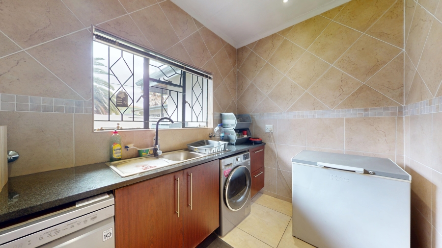 6 Bedroom Property for Sale in Morganridge Gauteng