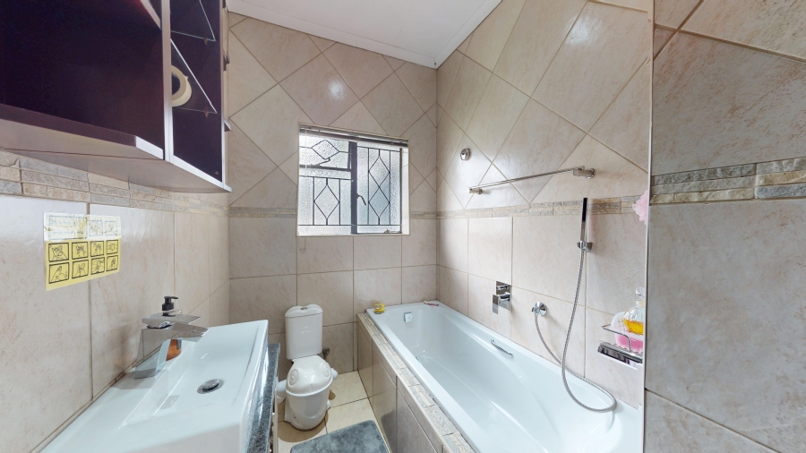 6 Bedroom Property for Sale in Morganridge Gauteng