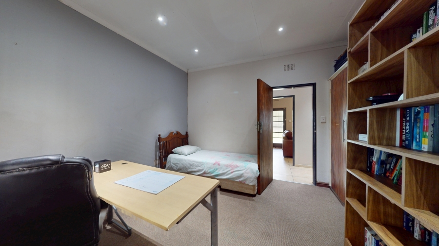 6 Bedroom Property for Sale in Morganridge Gauteng