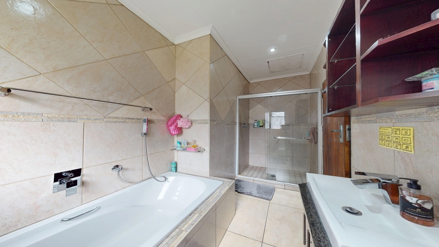 6 Bedroom Property for Sale in Morganridge Gauteng