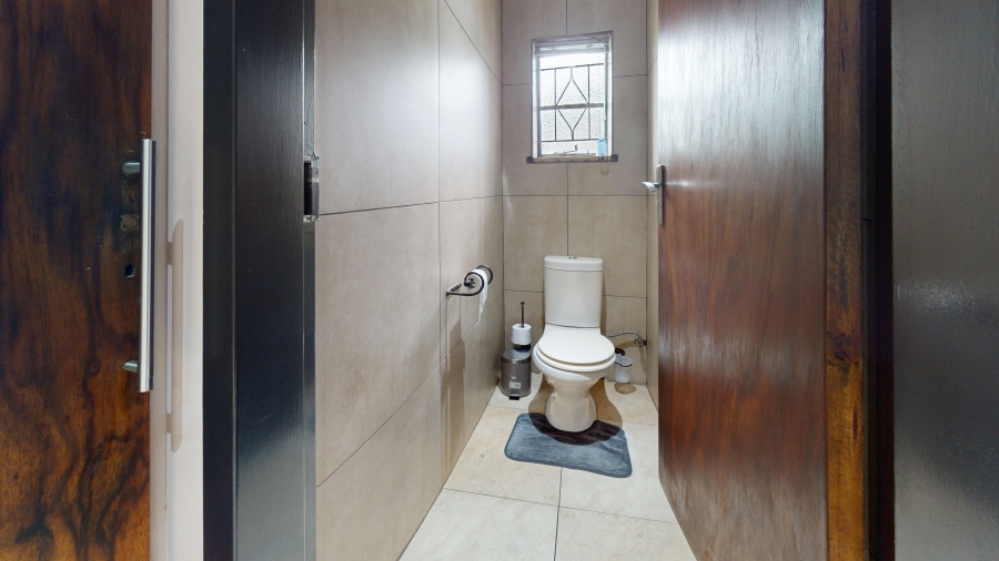 6 Bedroom Property for Sale in Morganridge Gauteng