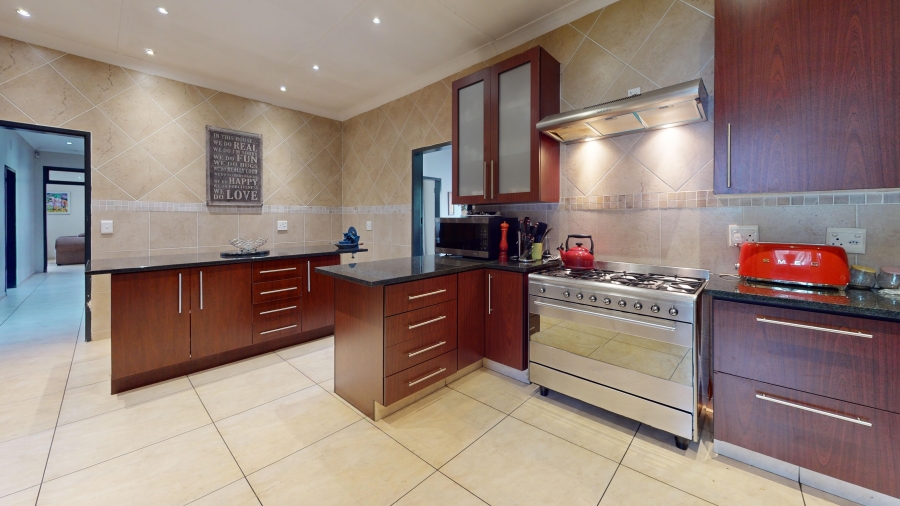6 Bedroom Property for Sale in Morganridge Gauteng