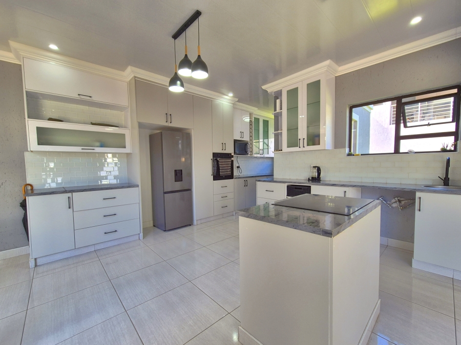 3 Bedroom Property for Sale in Helderwyk Gauteng