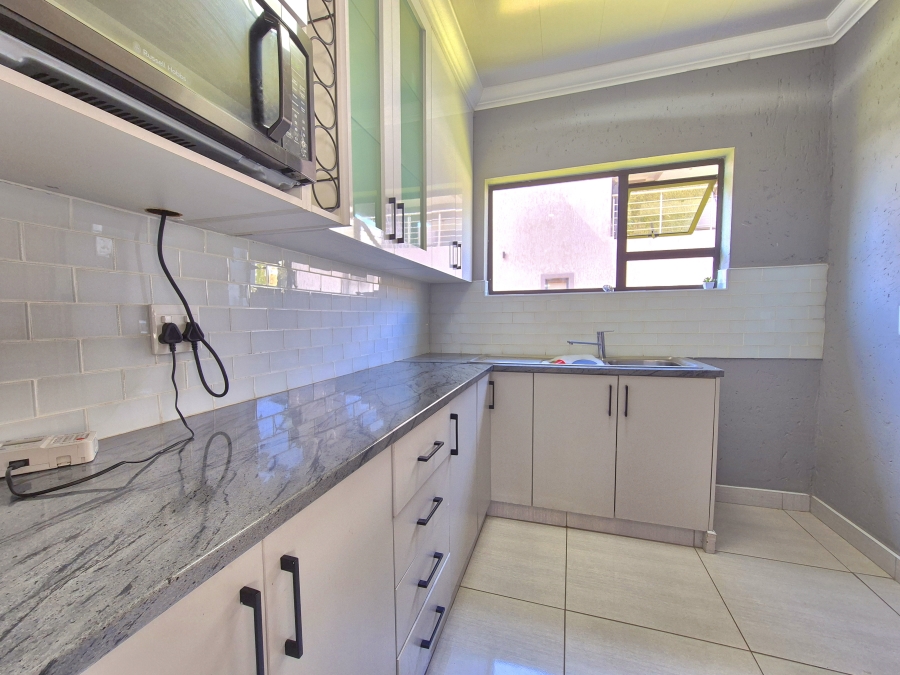 3 Bedroom Property for Sale in Helderwyk Gauteng