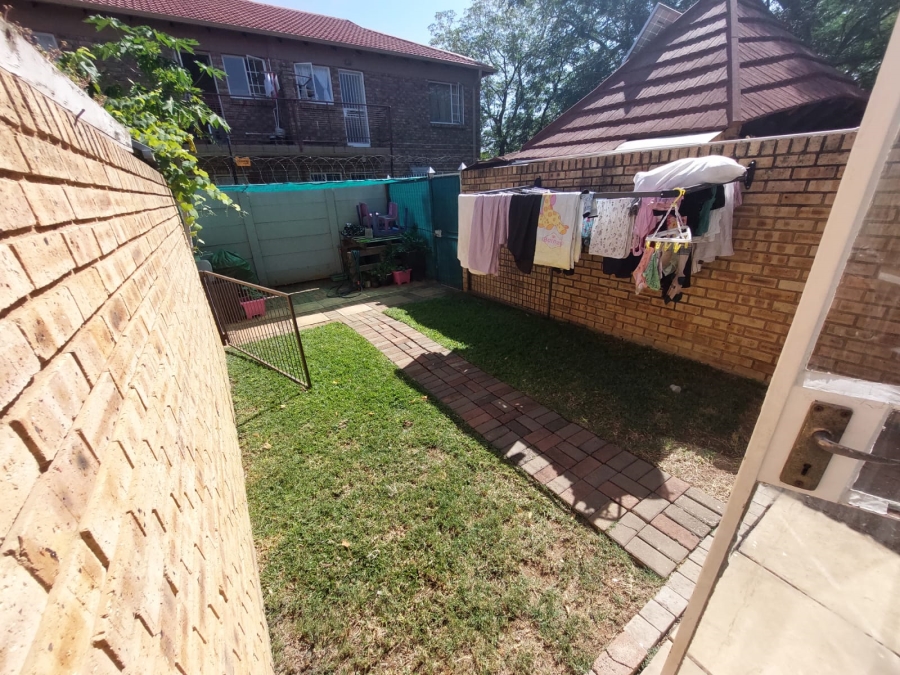 To Let 2 Bedroom Property for Rent in Gezina Gauteng