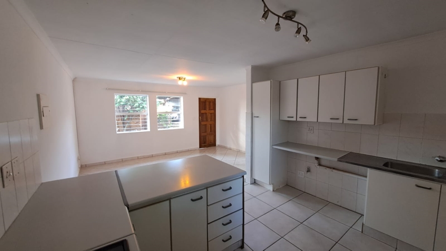 2 Bedroom Property for Sale in Die Hoewes Gauteng