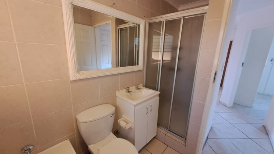 2 Bedroom Property for Sale in Die Hoewes Gauteng