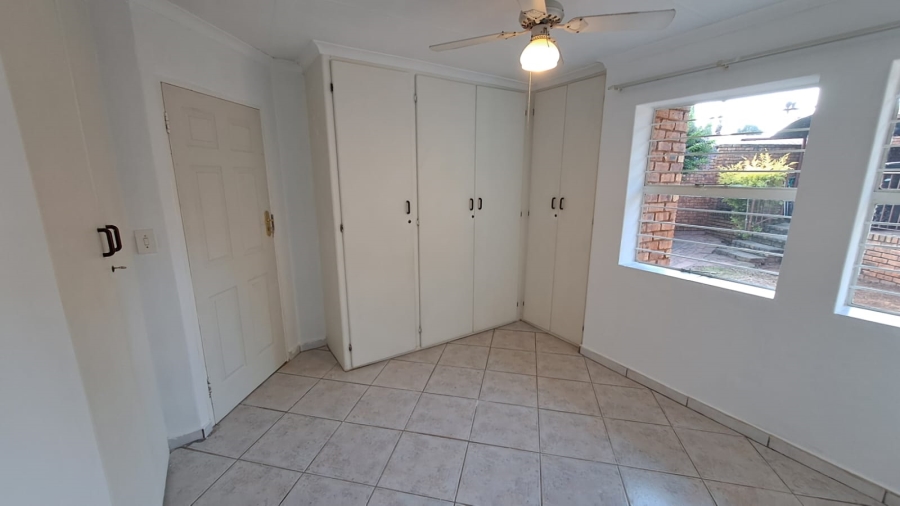 2 Bedroom Property for Sale in Die Hoewes Gauteng
