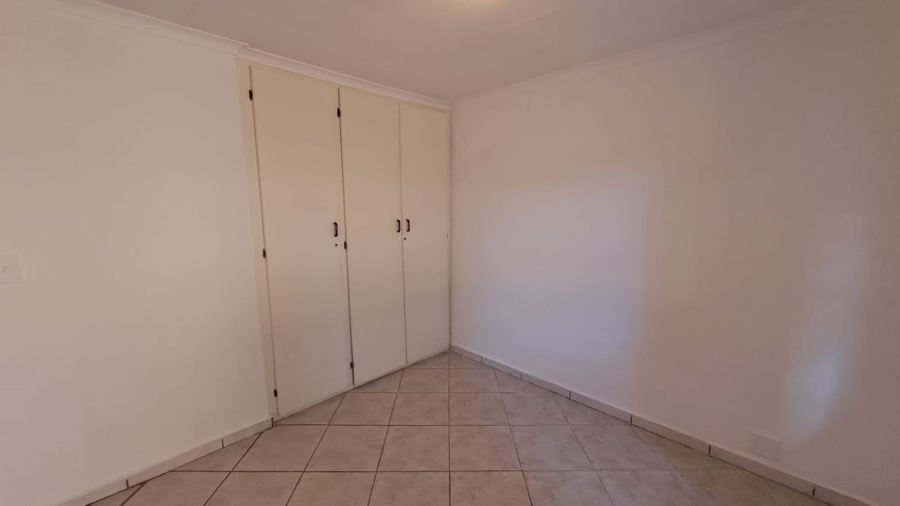 2 Bedroom Property for Sale in Die Hoewes Gauteng
