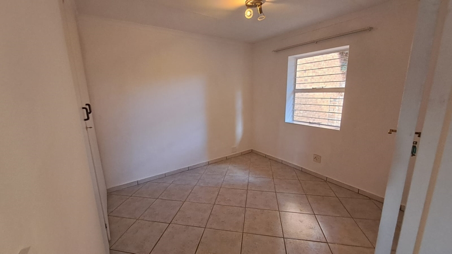 2 Bedroom Property for Sale in Die Hoewes Gauteng