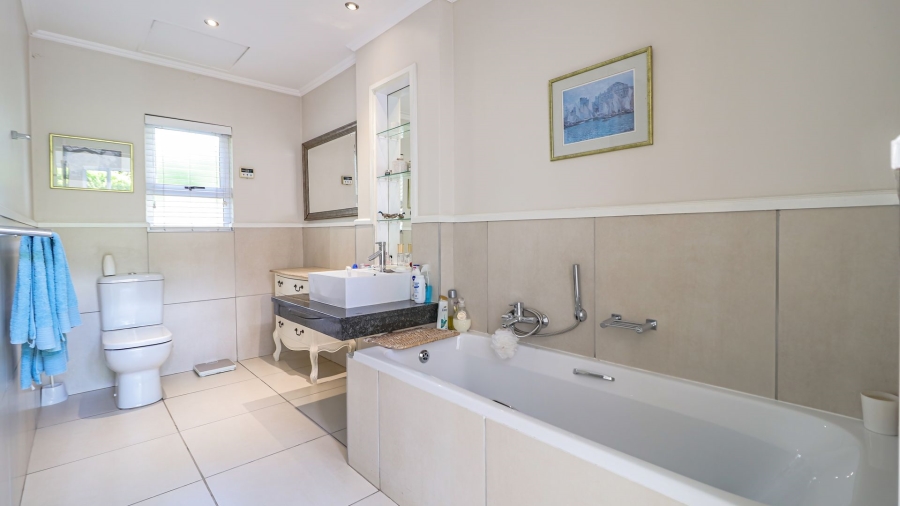 3 Bedroom Property for Sale in Broadacres Gauteng