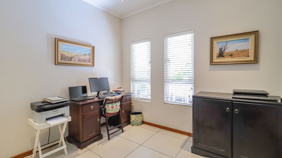 3 Bedroom Property for Sale in Broadacres Gauteng