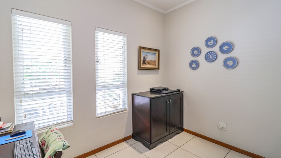 3 Bedroom Property for Sale in Broadacres Gauteng