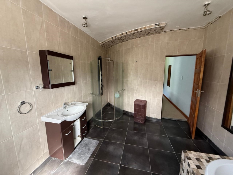8 Bedroom Property for Sale in Kaalplaats West Gauteng