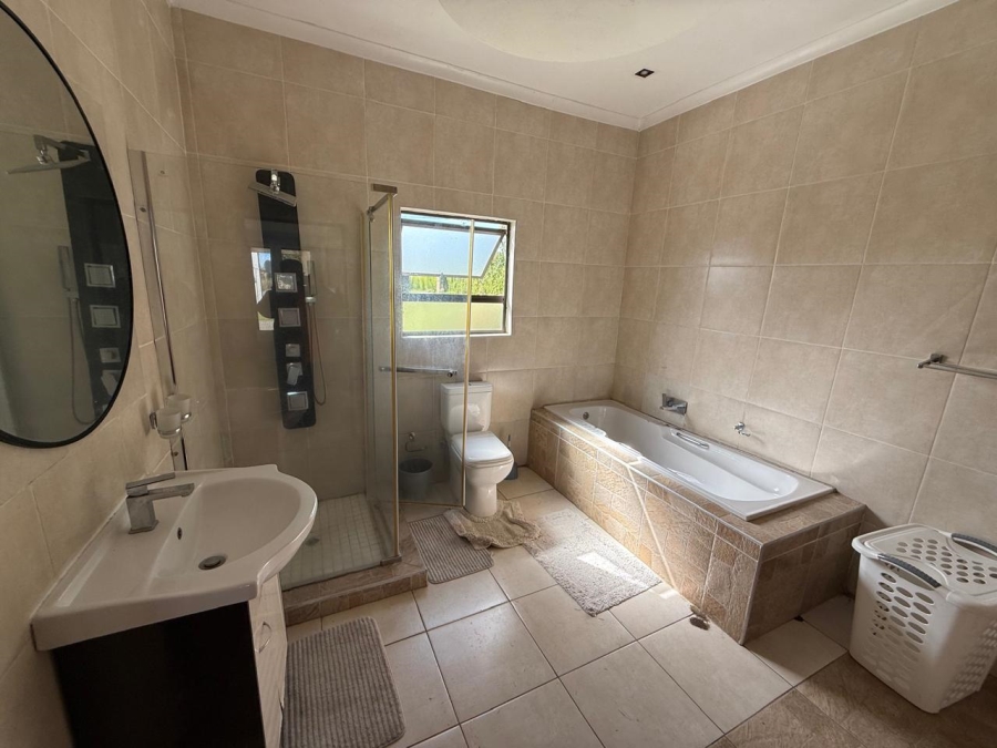 8 Bedroom Property for Sale in Kaalplaats West Gauteng