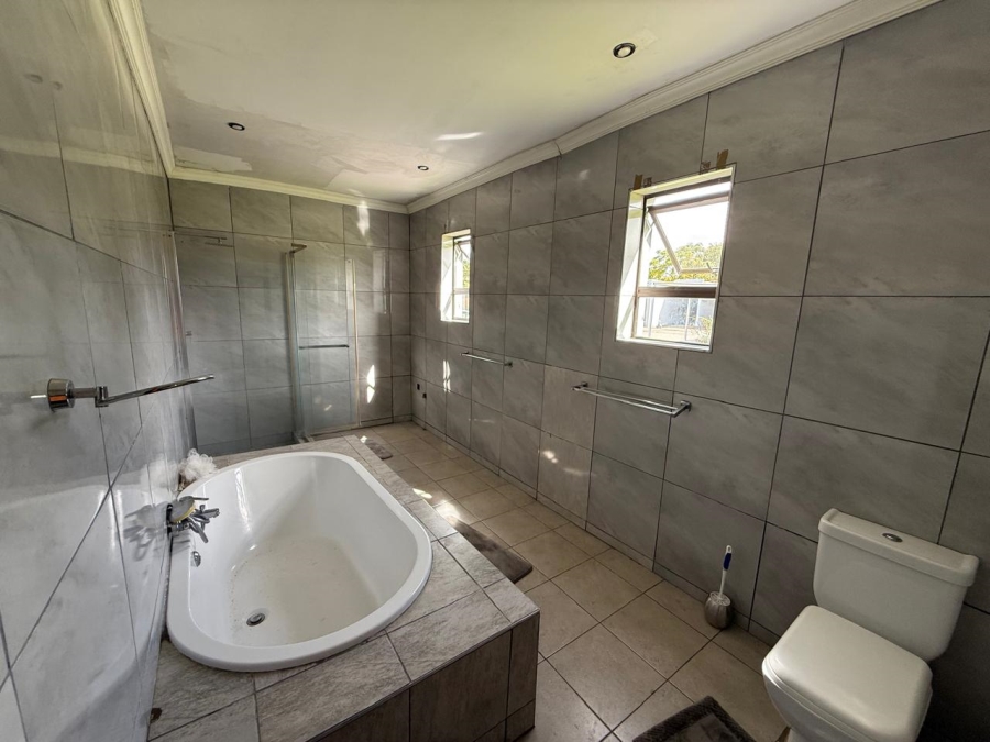 8 Bedroom Property for Sale in Kaalplaats West Gauteng