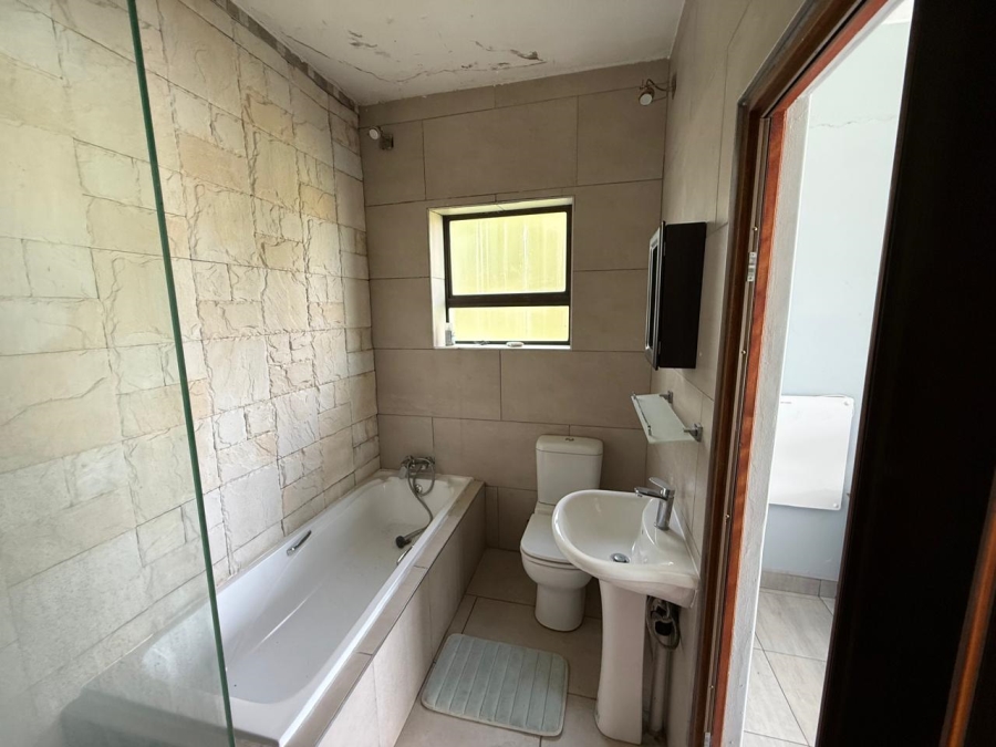 8 Bedroom Property for Sale in Kaalplaats West Gauteng