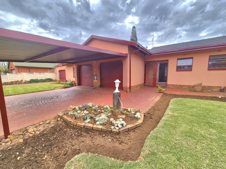 3 Bedroom Property for Sale in Sunward Park Gauteng