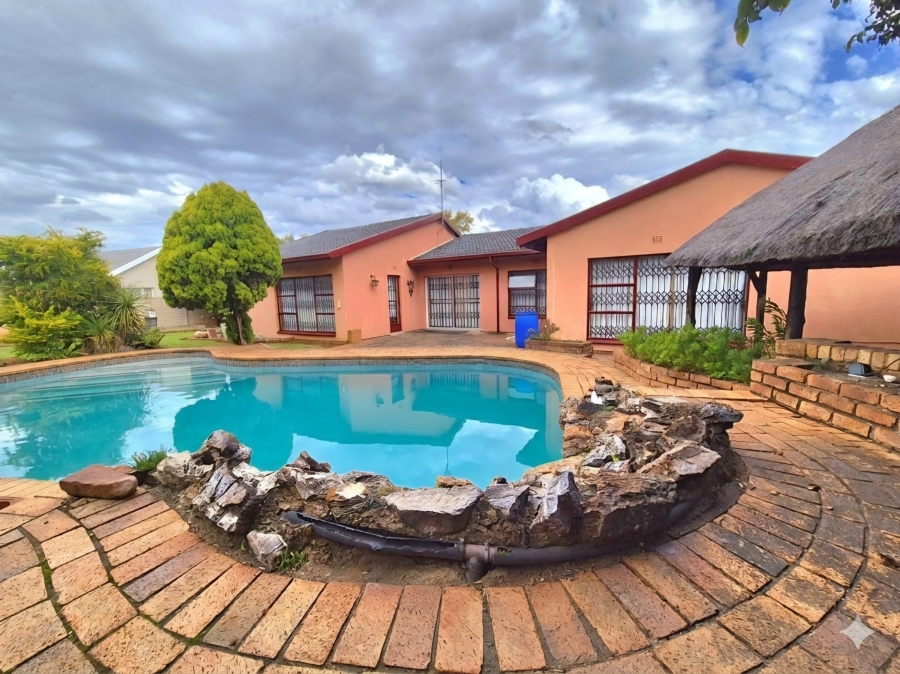 3 Bedroom Property for Sale in Sunward Park Gauteng
