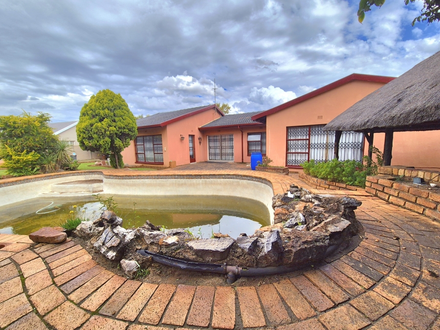 3 Bedroom Property for Sale in Sunward Park Gauteng