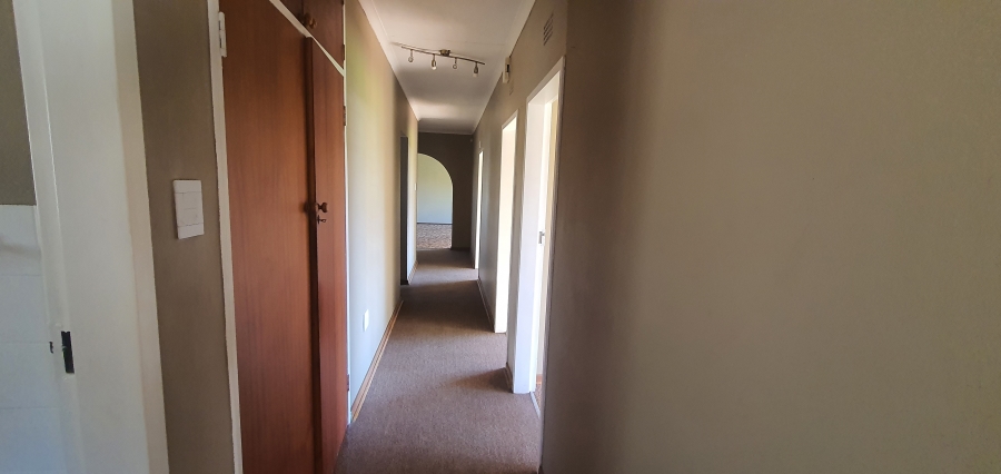 4 Bedroom Property for Sale in Rensburg Gauteng