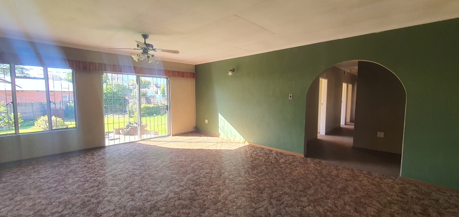 4 Bedroom Property for Sale in Rensburg Gauteng