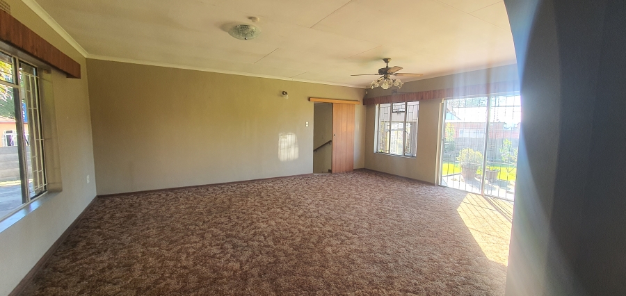 4 Bedroom Property for Sale in Rensburg Gauteng